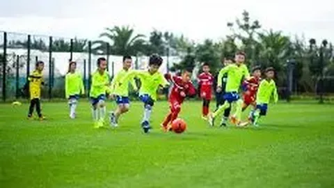 《比尔希利致敬偶像内马尔：梦回诺坎普，未来与巴塞罗那再续传奇之旅》